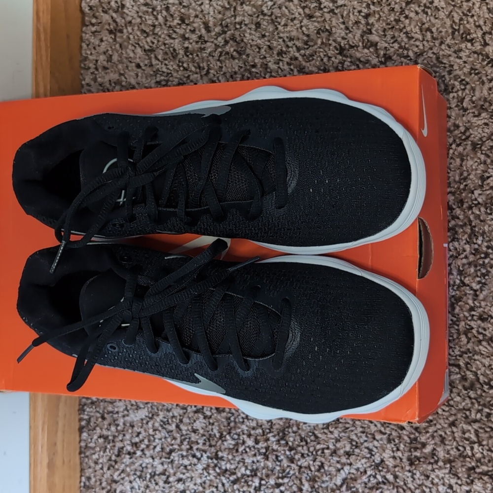 2017 Hyperdunks - Picture 4 of 5